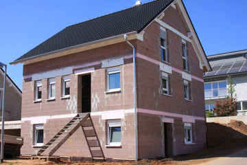 zweistöckiger Rohbau