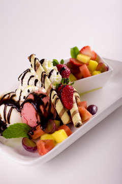 Eis mit Obst