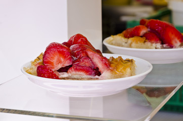 Erdbeere mit Himbeere in Apfel