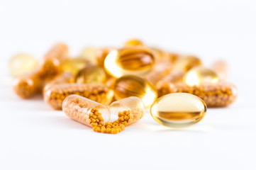 Vitamines and Omega-3 Capsules