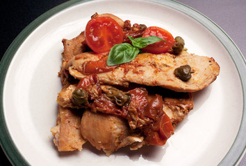 Pollo con pomodorini e capperi
