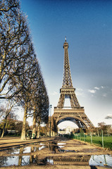 Fototapeta na wymiar Kolory zimowych Wieży Eiffla w Paryżu