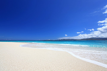 Fototapeta na wymiar Niebo i piękne plaży tropikalnych