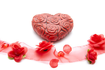 Herz mit Rosenschleife