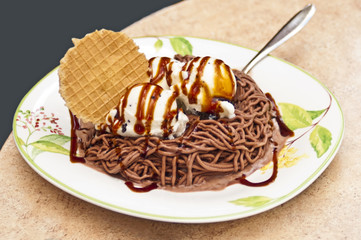 Spaghetti-Eis