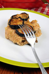 Gratin d'aubergines dans l'assiette