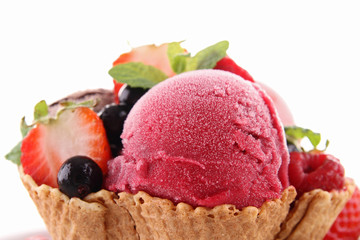 ice cream and berry