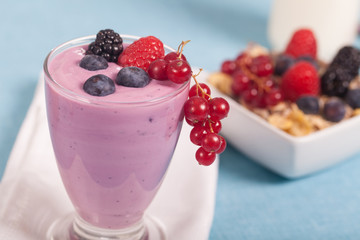 Yogurt with berries