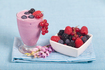 Yogurt with berries