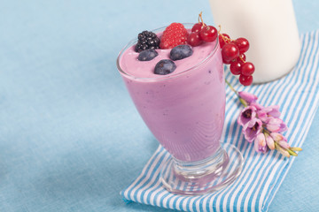 Yogurt with berries