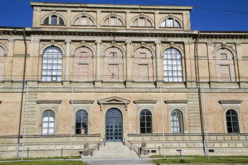 Fototapeta na wymiar Stara Pinakoteka w Monachium, widok częściowy