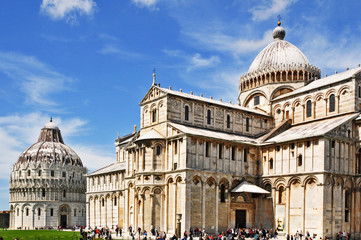 Pisa, piazza dei miracoli - Duomo e Battistero
