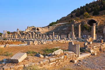 Fototapeta na wymiar Starożytne ruiny w Efezie, Turcja