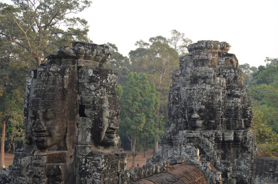 Torres esculpidas con forma de cara en Bayon. Angkor Thom