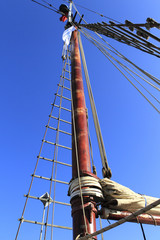 Grand mât de navire à voiles