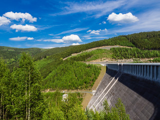Die Talsperre Leibis/Lichte in Unterweißbach.