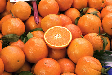 Oranges in the Market