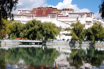 Landmark of the famous Potala Palace in Tibet