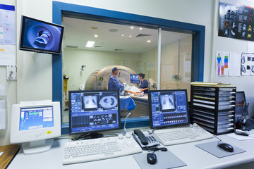 MRI machine and screens - obrazy, fototapety, plakaty