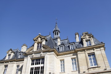 Fototapeta na wymiar Mairie, hôtel de ville de Suresnes