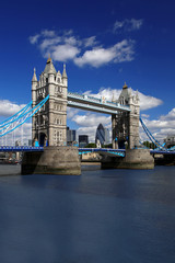Fototapeta na wymiar Słynny Tower Bridge w Londynie