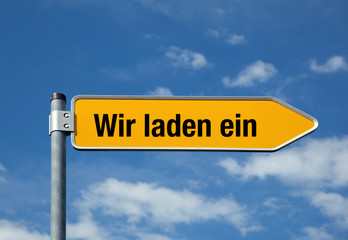Pfeil mit blauem Himmel WIR LADEN EIN