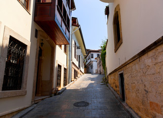 Fototapeta na wymiar Old street w Antalya, Turcja
