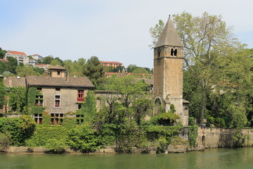 Fototapeta na wymiar Eglise romane de l'ile barbe à Lyon