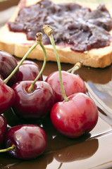 ciliege coltivate nell'orto di casa