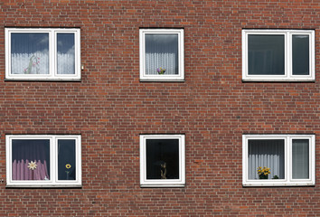 Fassade eines Mehrfamilienhauses