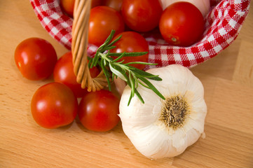 Tomaten und Knoblauch