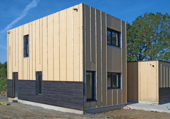 Construction d'une maison individuelle avec bardage bois