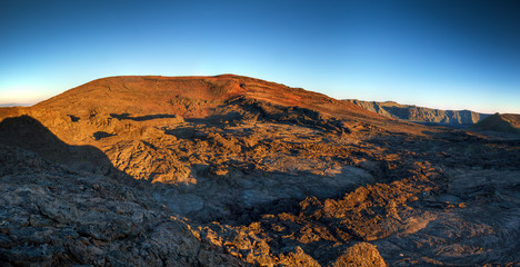 Aube au Piton de la Fournaise - Ile de La Réunion
