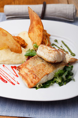 roasted pikeperch fillet with mashed potatoes