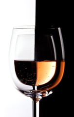 Wine glasses with contrast