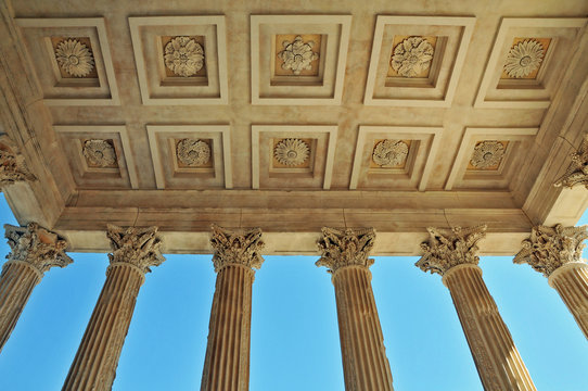 Nimes, La Maison Carree