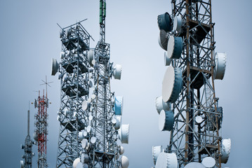 telecommunications towers - obrazy, fototapety, plakaty