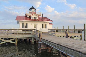 Obraz premium The Roanoke Marshes Lighthouse in Manteo, North Carolina