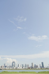 河川敷から見たビル郡