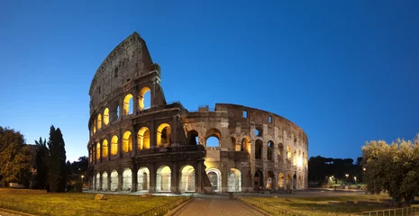 Tuinposter Nachtbeeld van Colosseum in Rome - Italië © fazon
