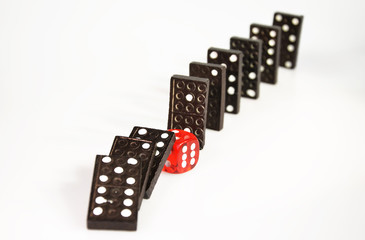 Domino Würfel Umfallen