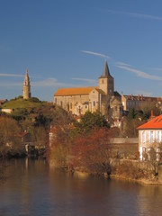 Obraz premium La Gartempe ; Ville de Montmorillon ; Vienne ; Poitou-Charente