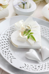 Luxury place setting in white