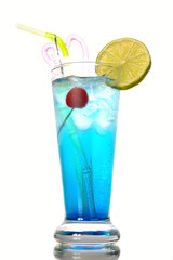 blue cocktail with ice and lime