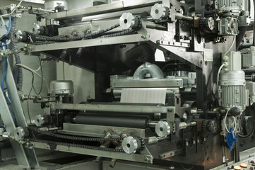 Roll machine for paper