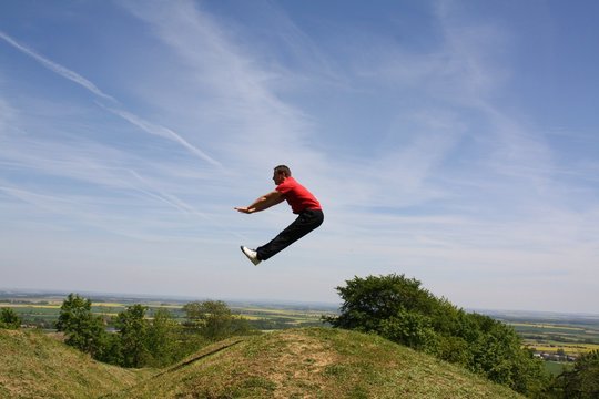Acrobatie, nature, montagne, beau soleil, breakdance saut