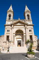 Fototapeta na wymiar Bazylika Świętych Kosmy i Damiana. Alberobello. Apulia. Włochy.
