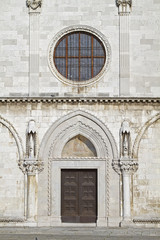 Portal des Domes in Koper