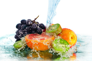 Obrazy na Plexi  owoce w strumieniu wody