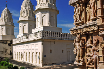 Fototapeta na wymiar Adinath e Parshwanat temple, Khajuraho - India